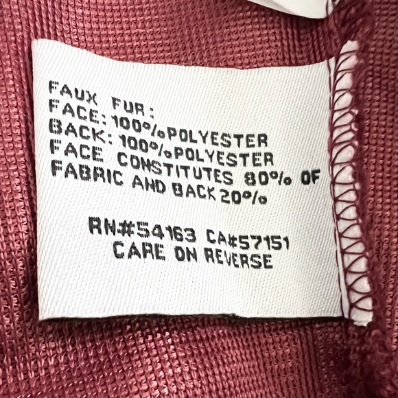 Black Rivet Berry Faux Fur Poncho Cape Shawl - Picture 8 of 10